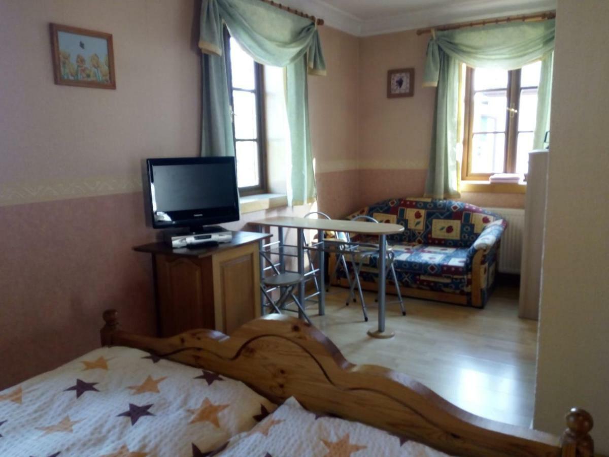 Restaurant A Pension Sorrento Hotel Novy Bor Ngoại thất bức ảnh